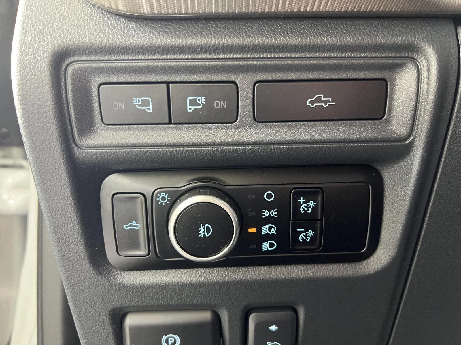 Used 2023 Avalanche Gray Ford Raptor image 18