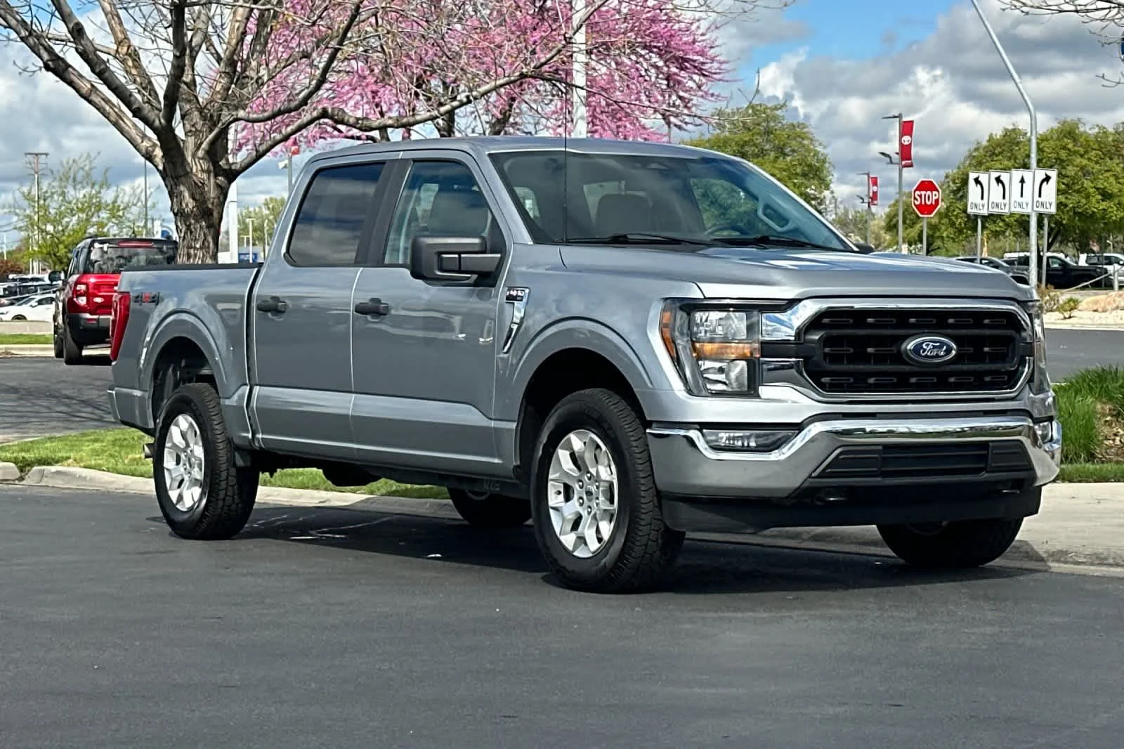 Used 2023 Iconic Silver Metallic Ford XLT image 9