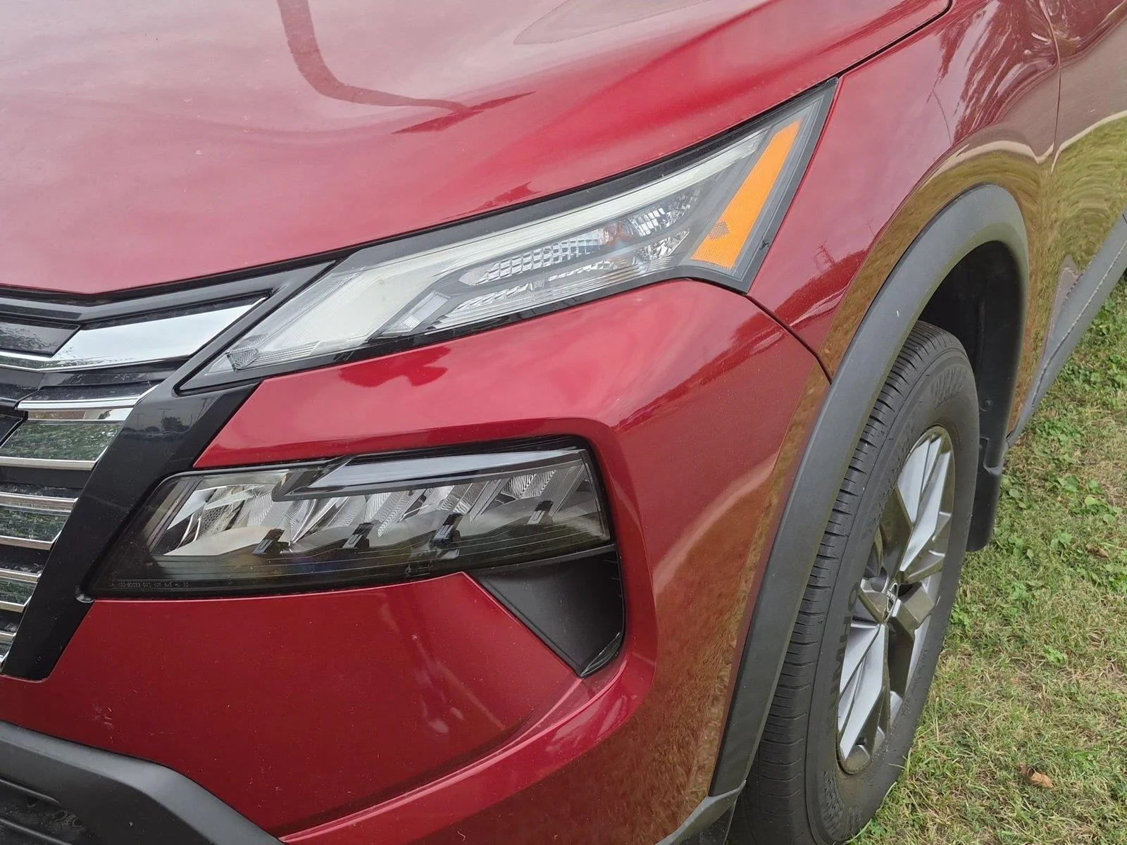 Certified Used 2024 Scarlet Ember Tintcoat Nissan S image 9