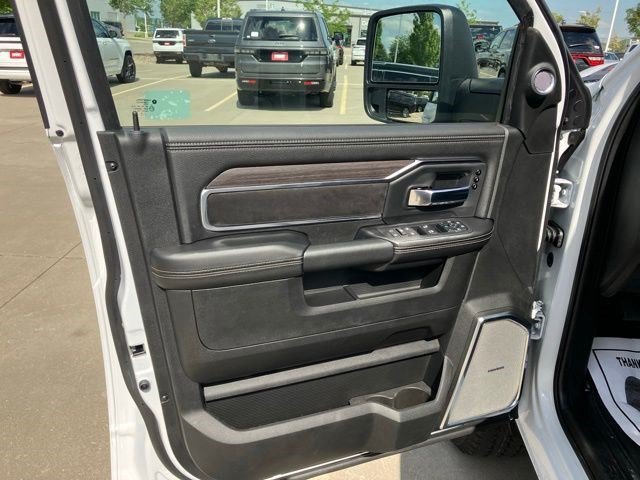New 2026 Bright White Clear-Coat Exterior Paint RAM Laramie image 7