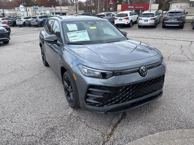 2026 Volkswagen Tiguan SE R-LINE BLACK - Photo 6