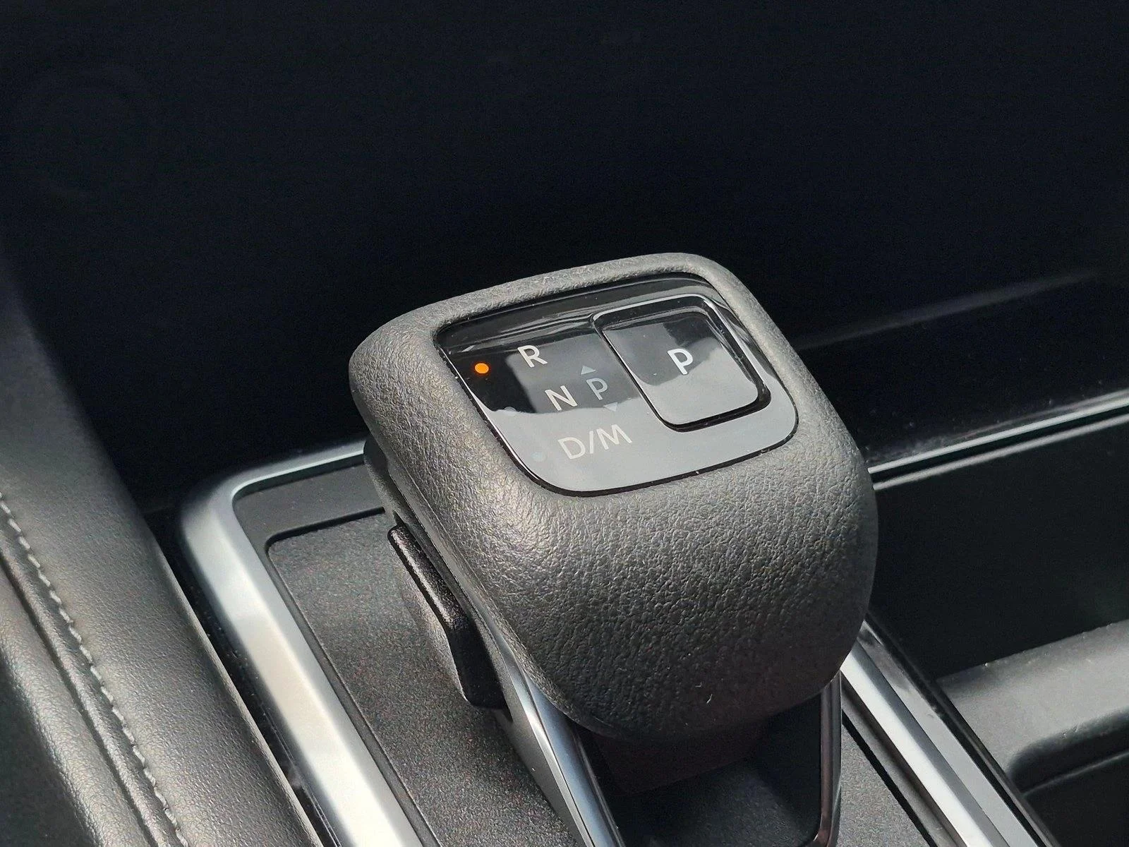Used 2022 Scarlet Ember Tintcoat Nissan SL image 13