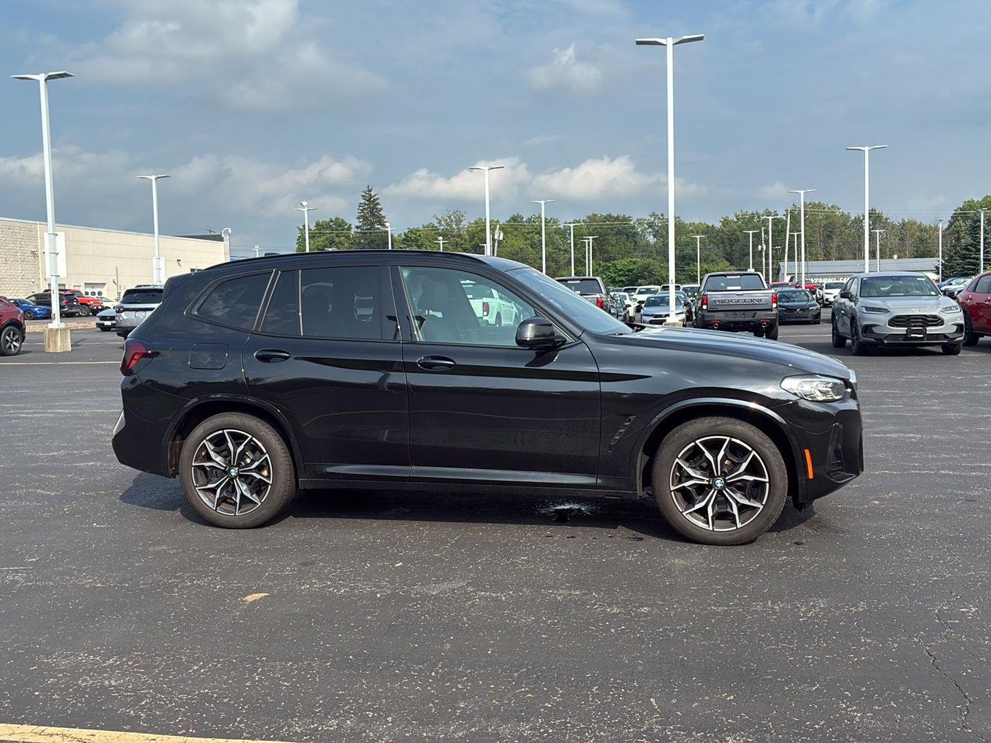 Used 2024 Black Sapphire Metallic BMW xDrive30i image 21