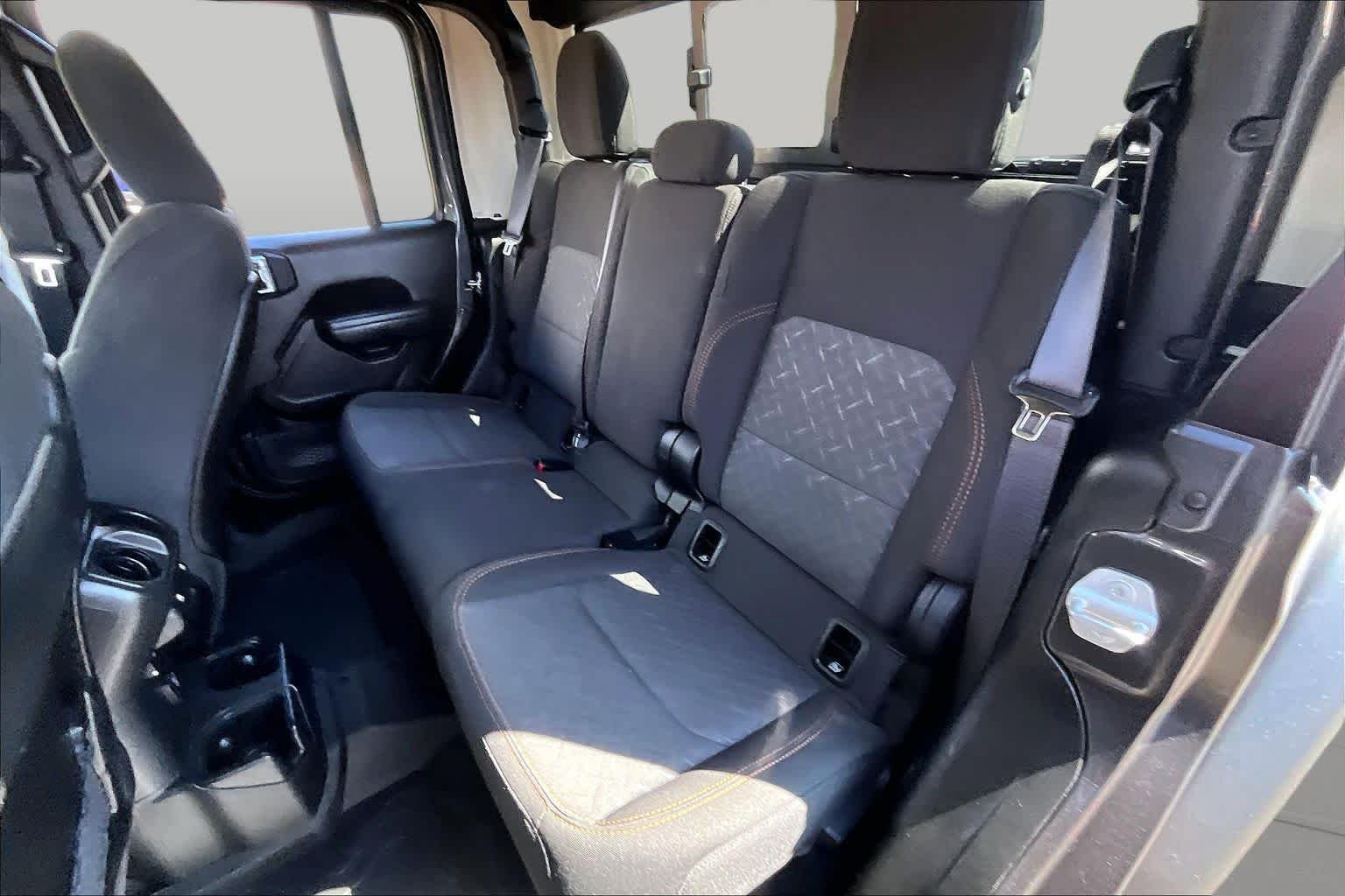 Used 2025 Granite Crystal Metallic Clearcoat Jeep Mojave image 18