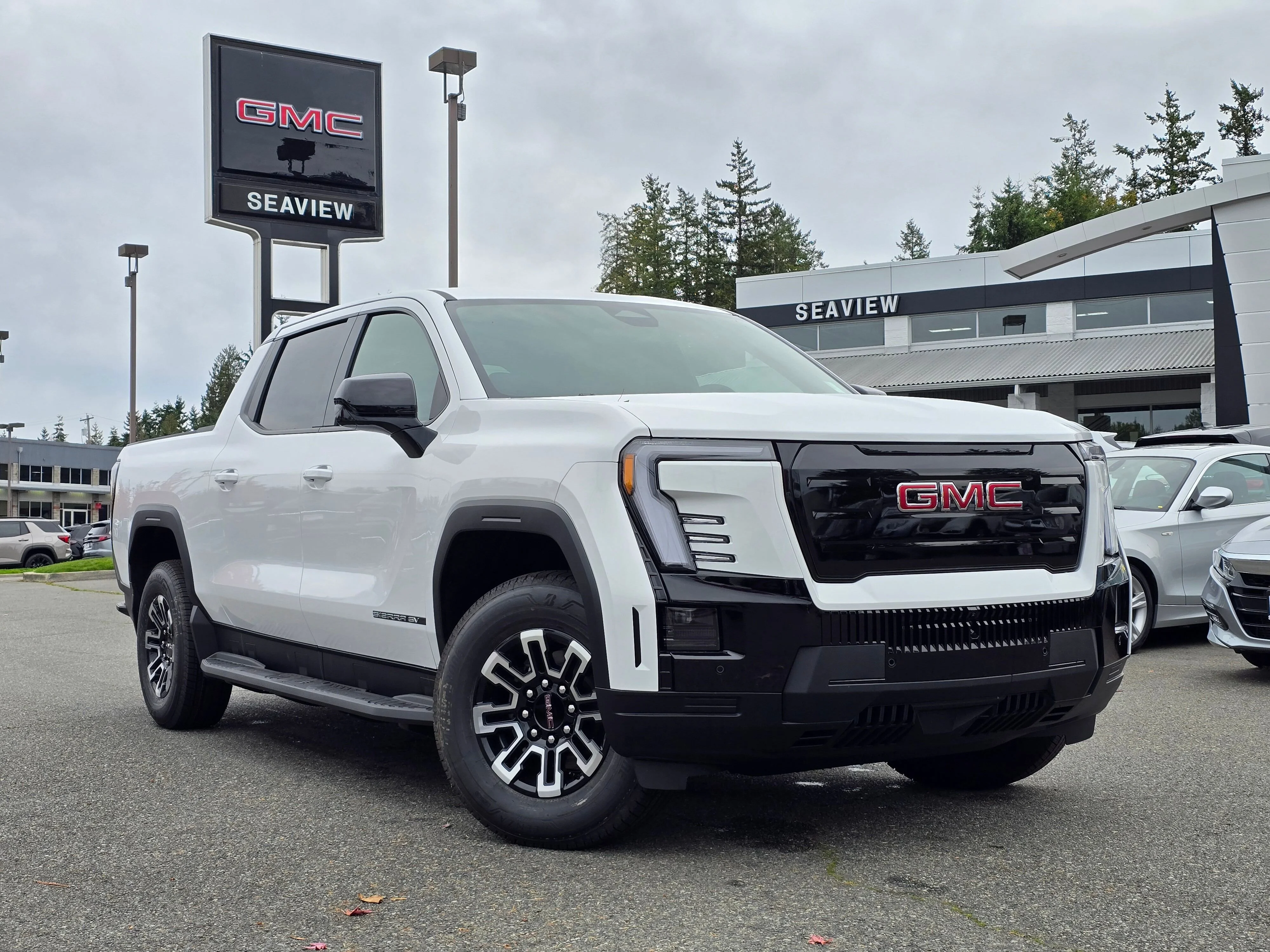 2026 GMC Sierra Elevation Extended Range Crew Cab e4WD's photo