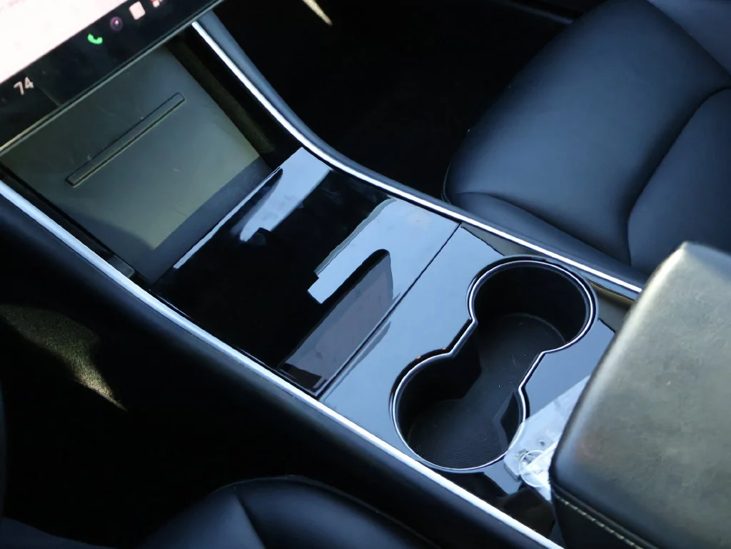 Used 2018  Tesla  image 19