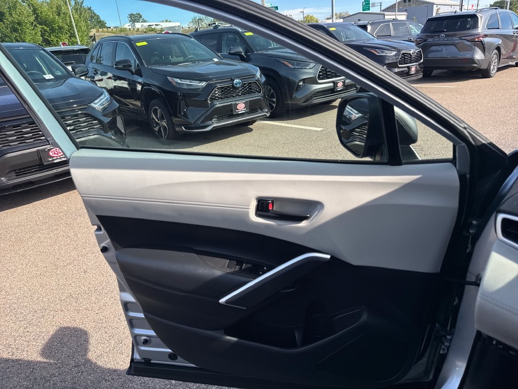 Certified Used 2025 Silver Toyota L image 34