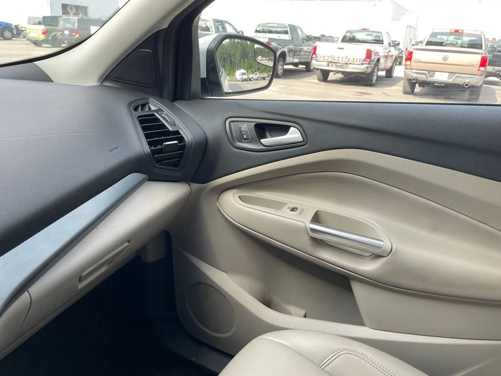 Used 2019 White Ford SEL image 19