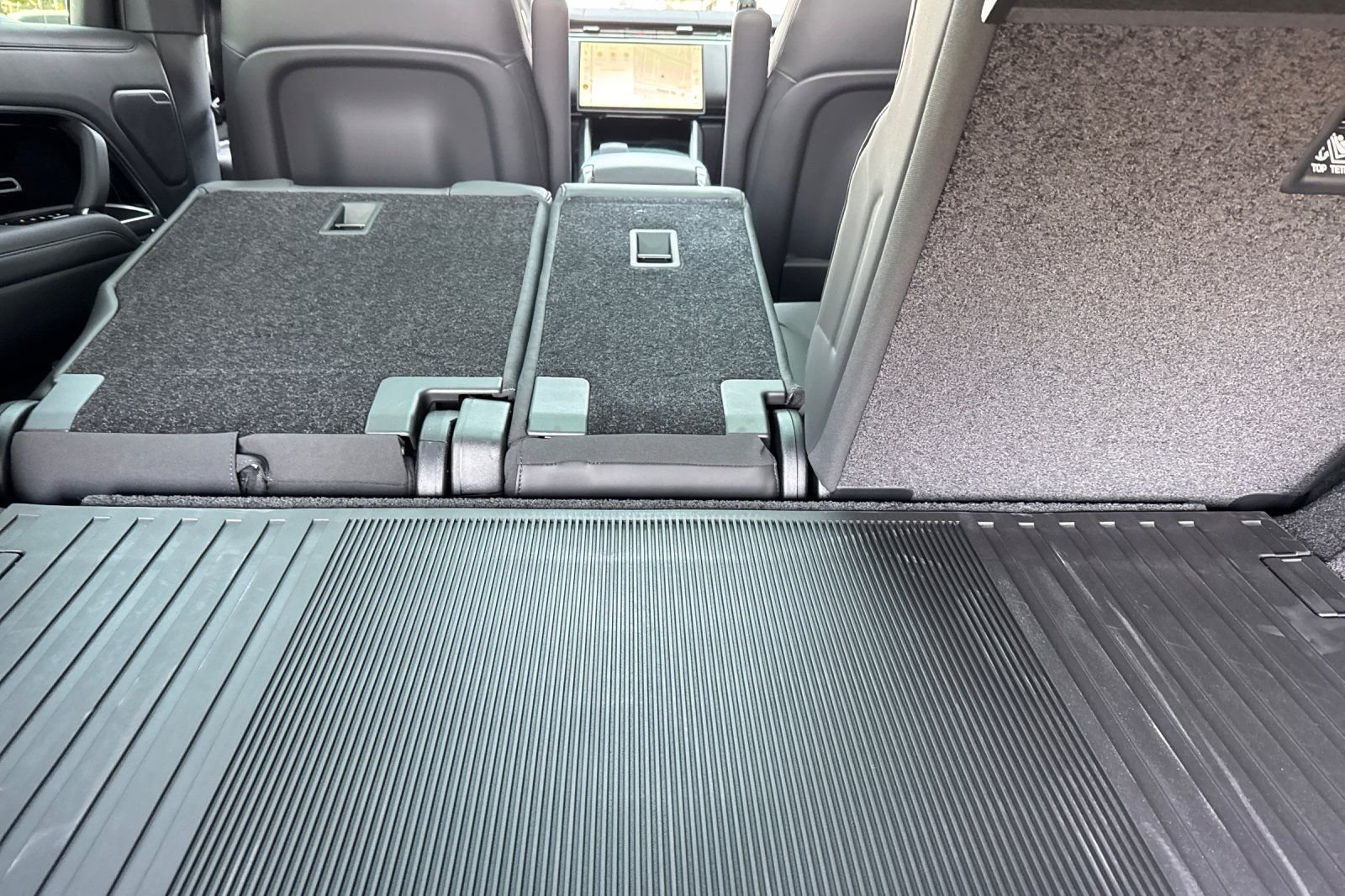 New 2026 Santorini Black Land Rover SE image 16