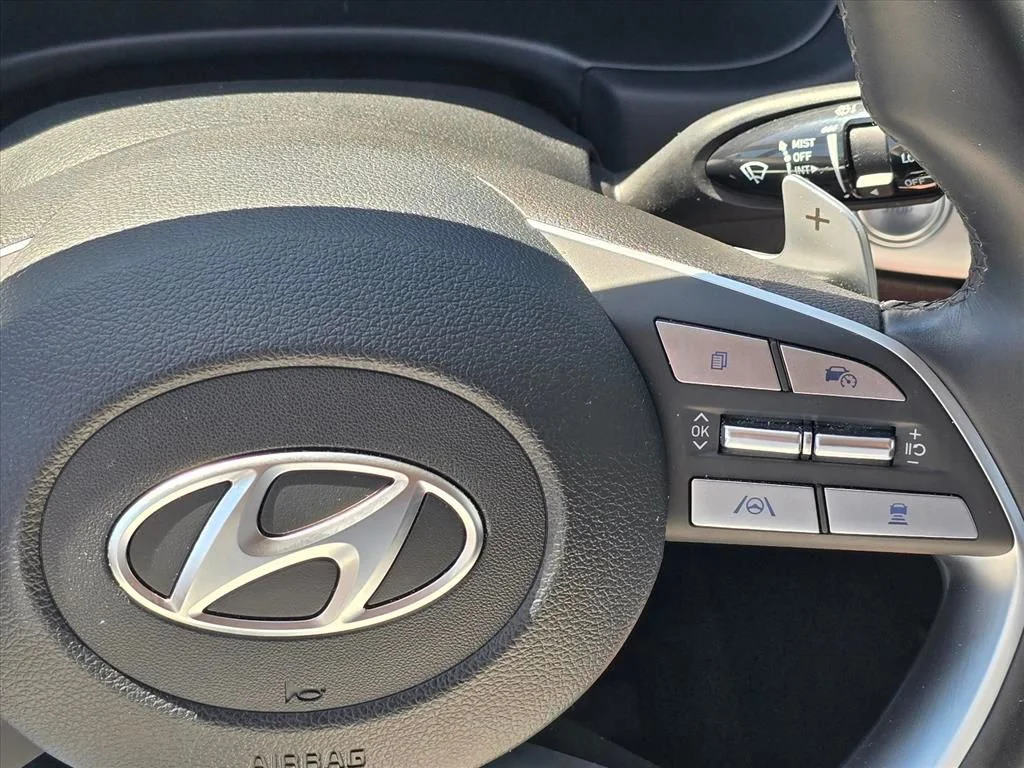 Used 2025 Silver Hyundai SEL image 20
