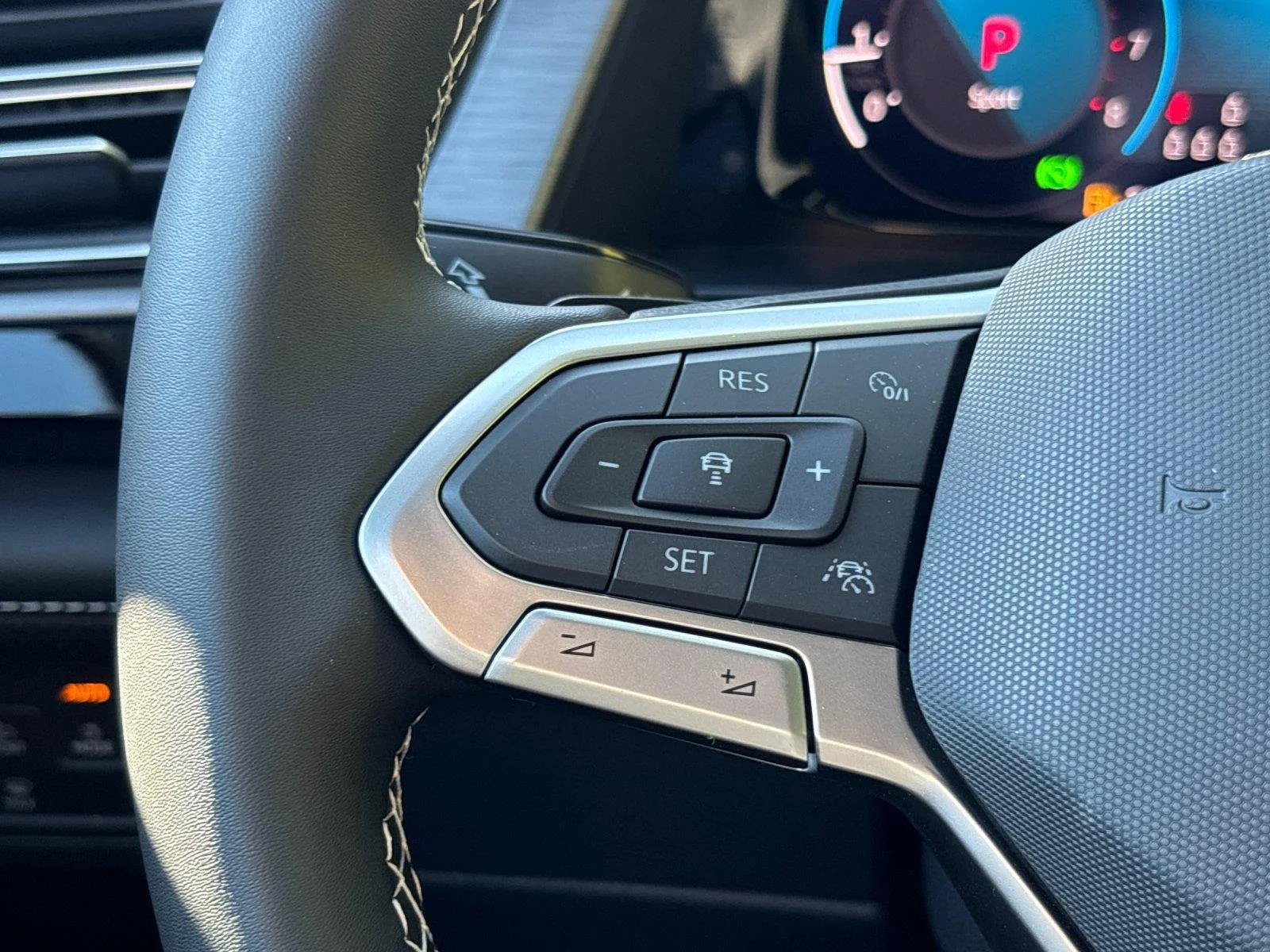 New 2026 Pure Gray Volkswagen 2.0T SE w/Technology image 18