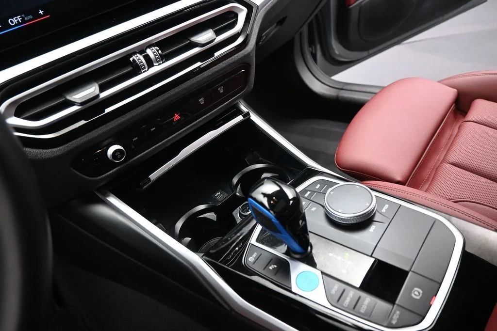 Used 2023 Gray BMW eDrive40 image 17