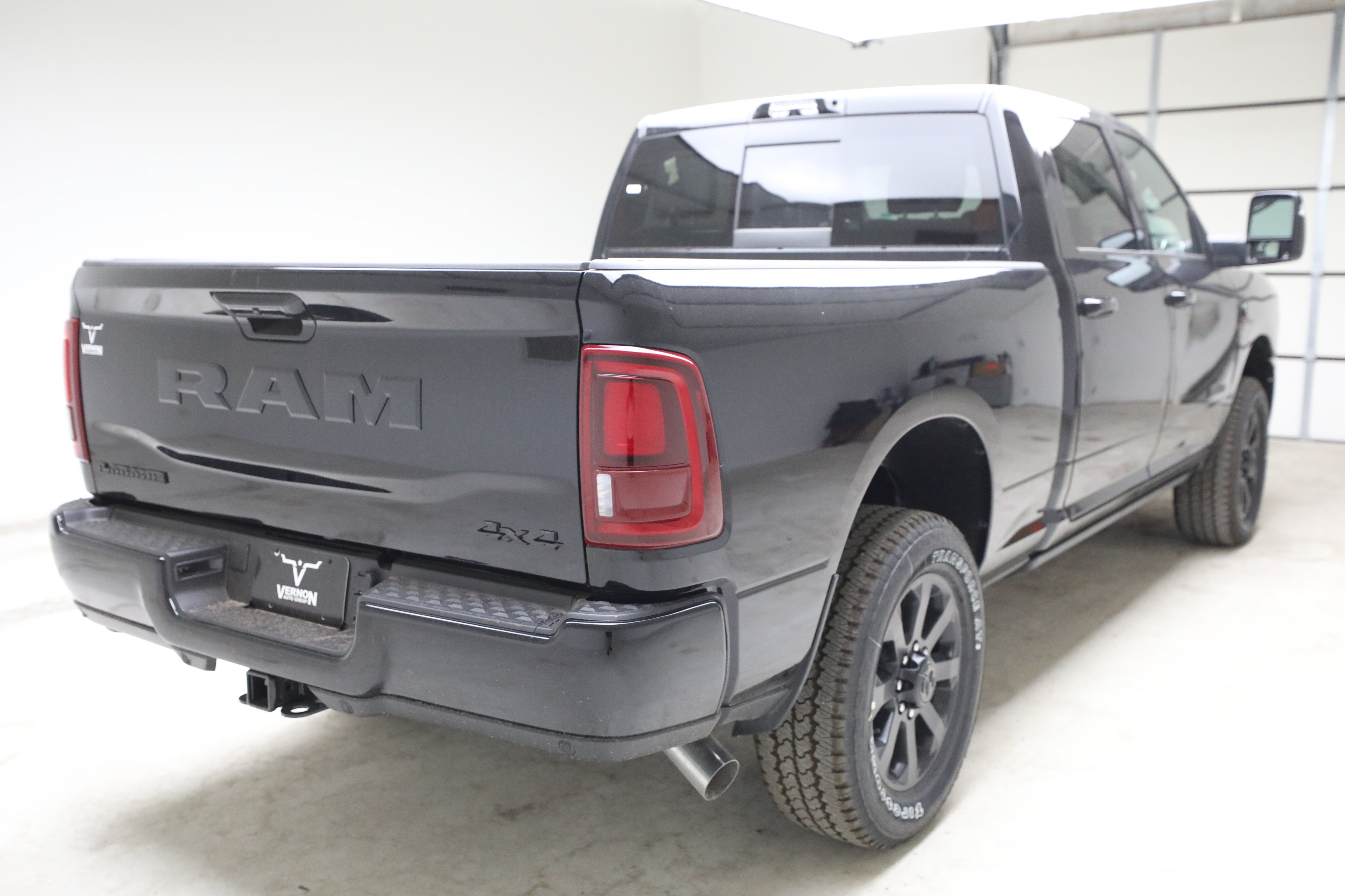 New 2026 Diamond Black Crystal Pearlcoat Ram N image 5