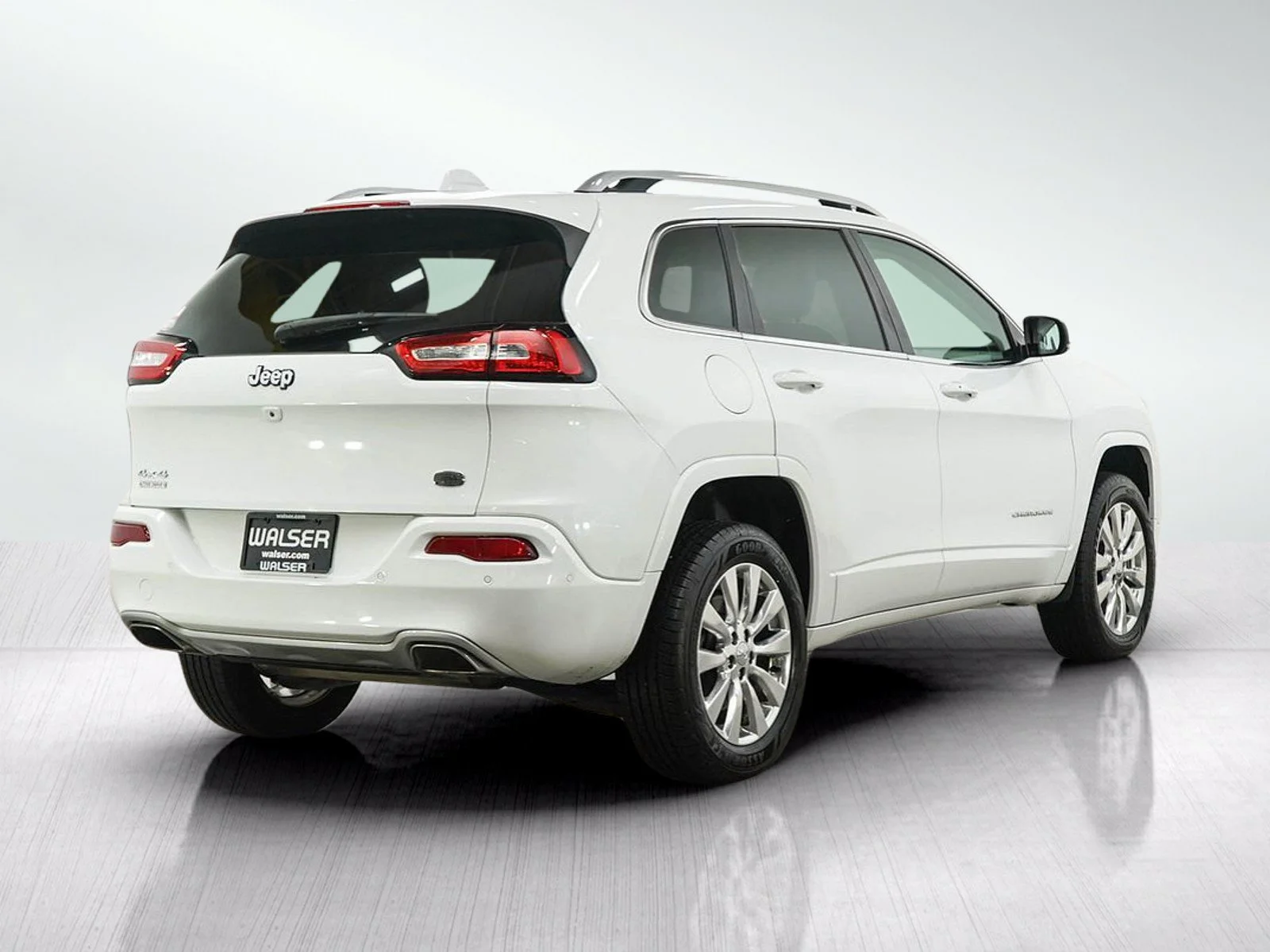 Used 2016 Bright White Clearcoat Jeep Overland image 5
