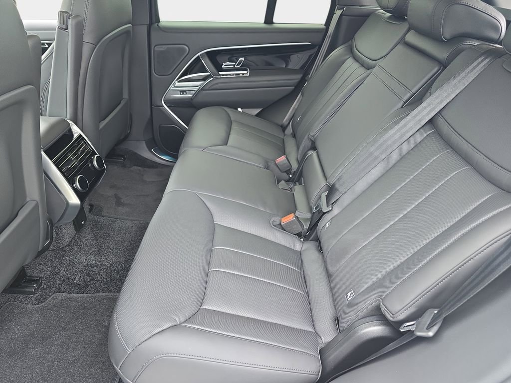 2025 Land Rover Range Rover SE - Photo 15