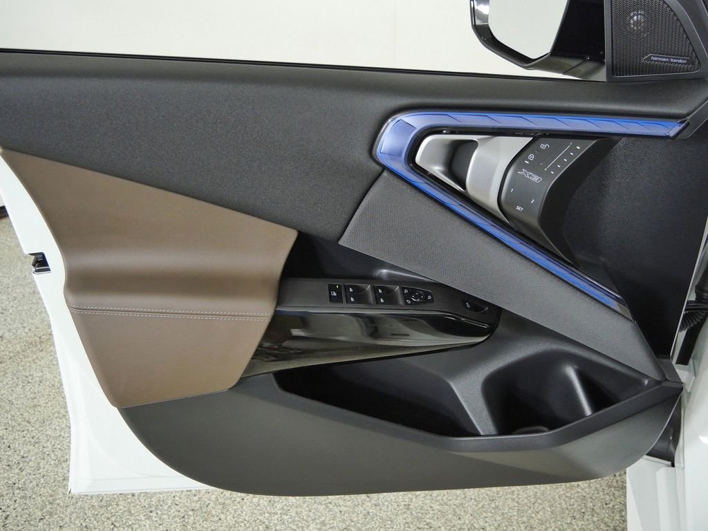 New 2026 Alpine White BMW M50 xDrive image 33