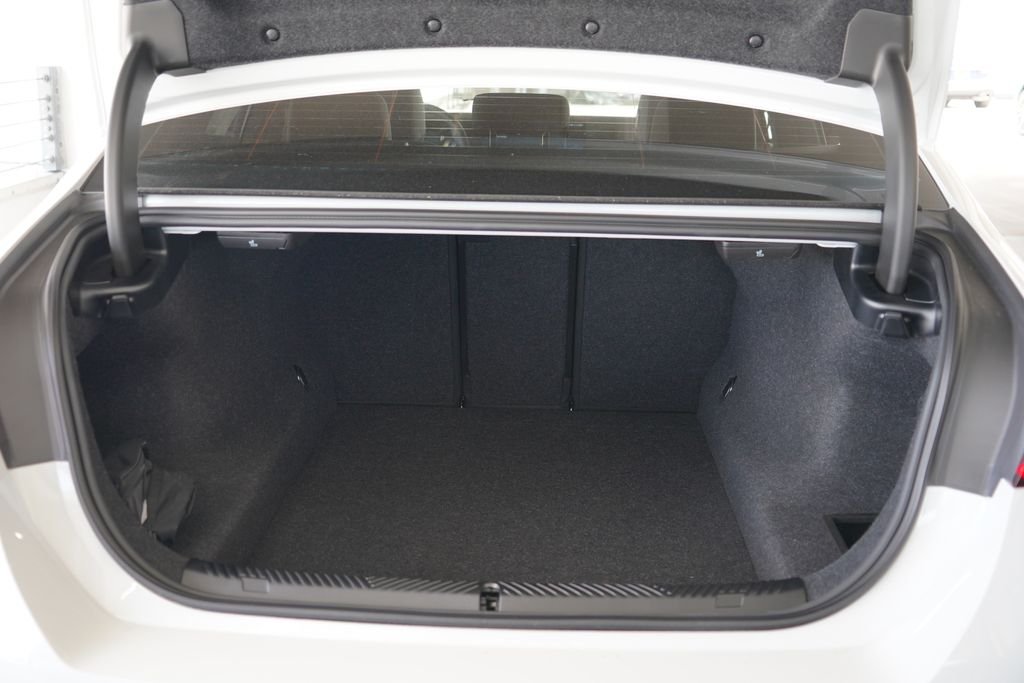 2026 BMW 5 Series 530i - Photo 30