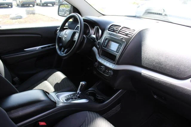 Used 2012 Silver Dodge SXT image 17