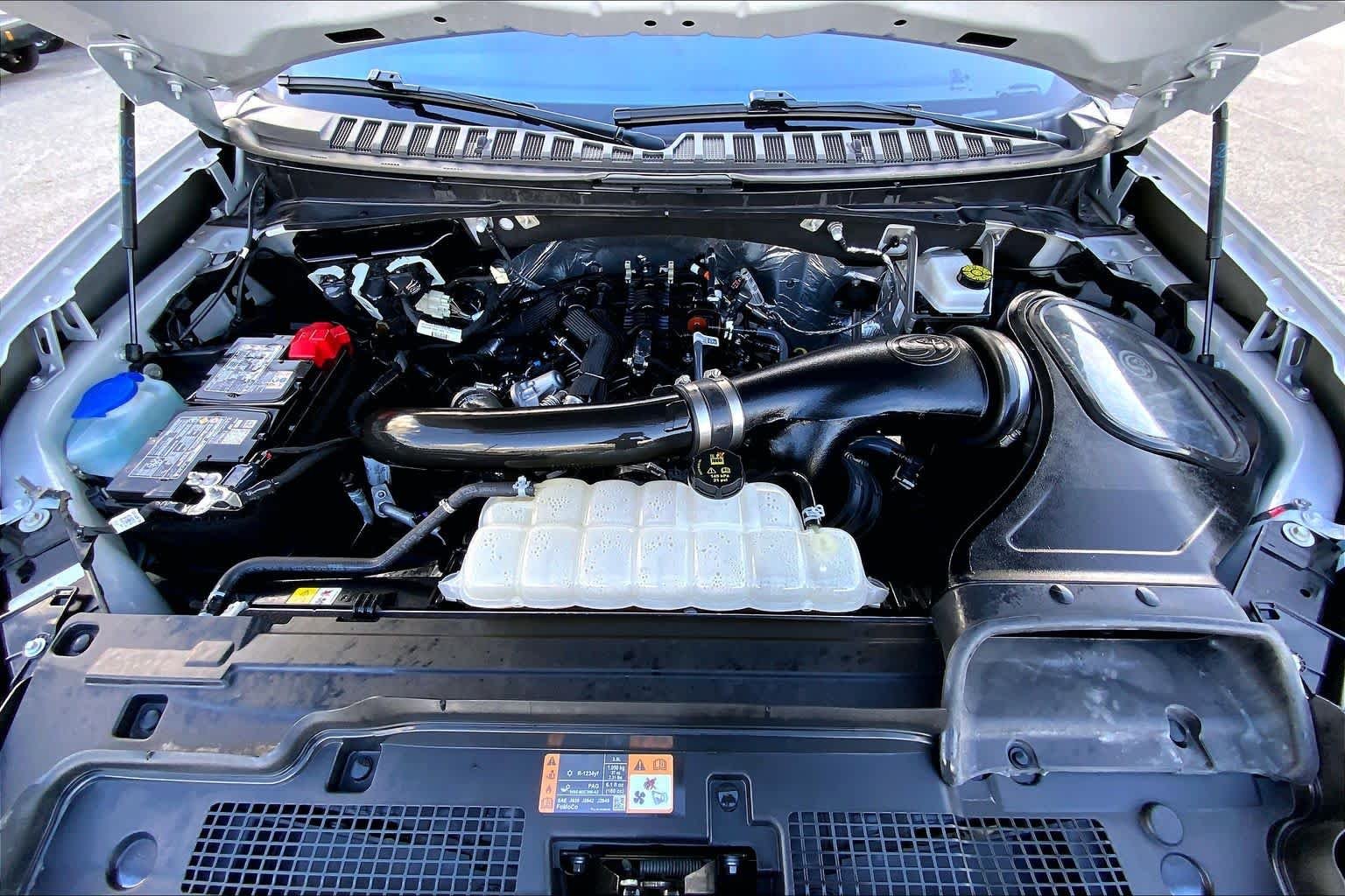 Used 2025 Space Silver Ford Platinum image 32
