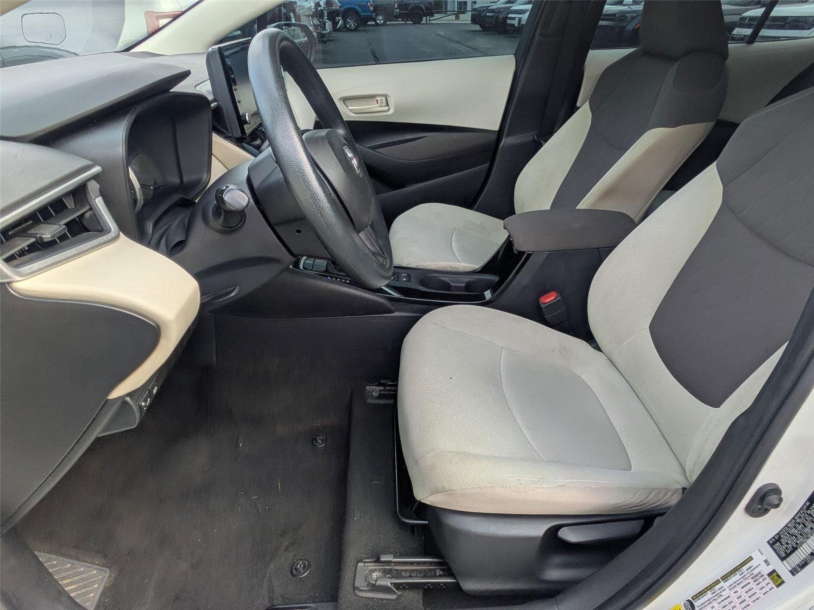 Used 2022 White Toyota LE image 11