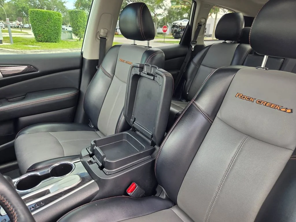 Used 2020 Pearl White Tricoat Nissan SL image 24