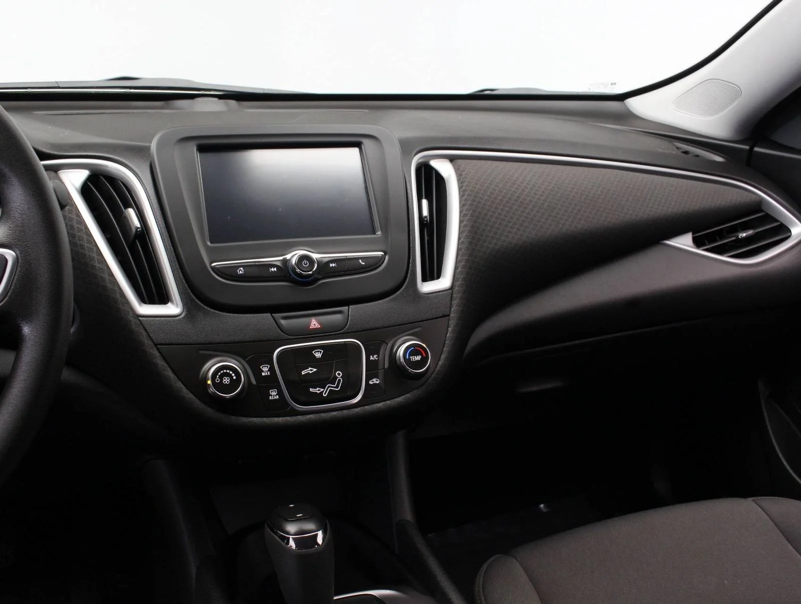 Used 2018 White Chevrolet LS image 16