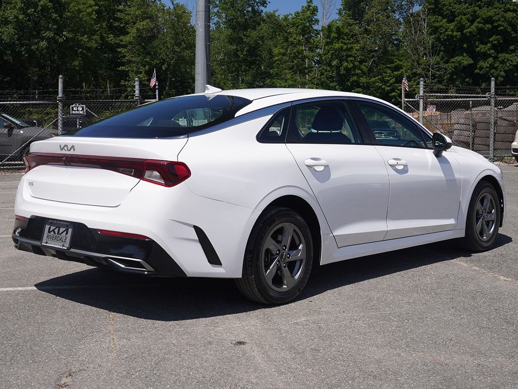 Used 2024 White Kia LXS image 10