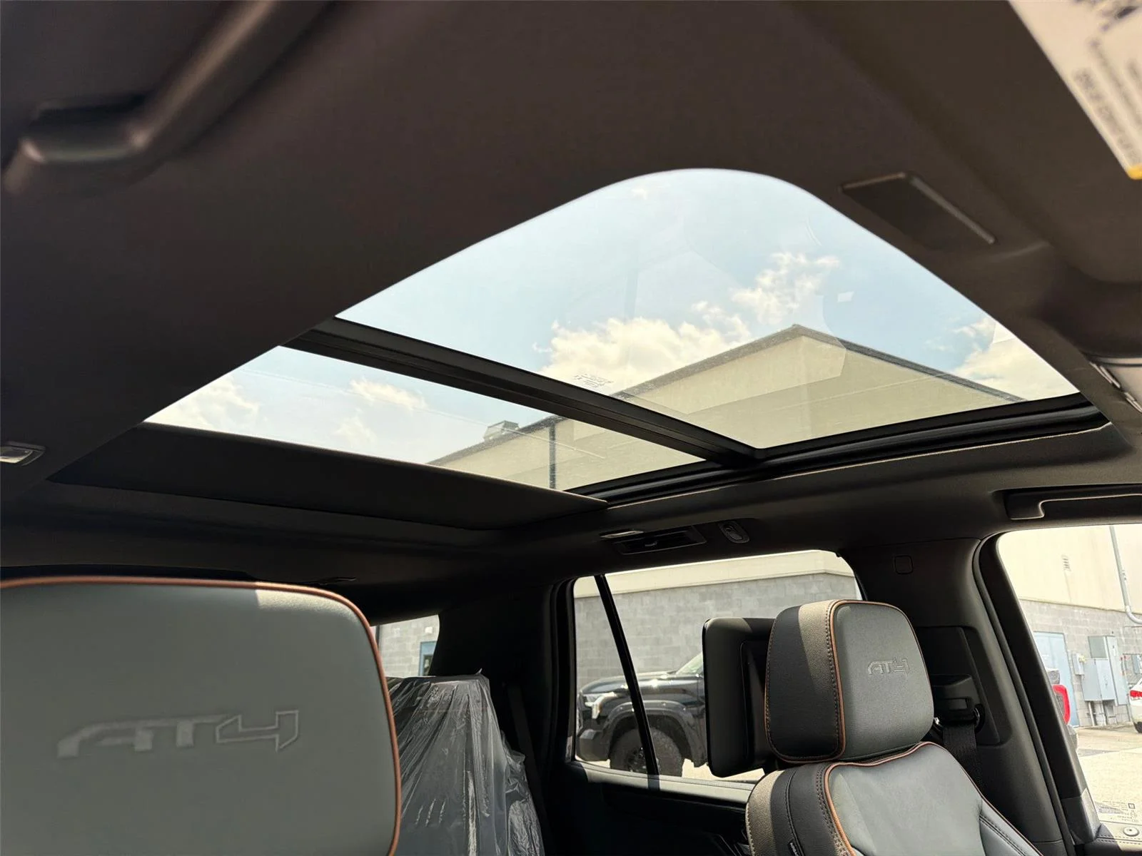 2026 GMC Yukon AT4 - Photo 11
