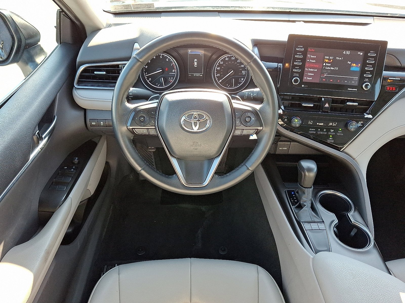 2024 Toyota Camry SE - Photo 13