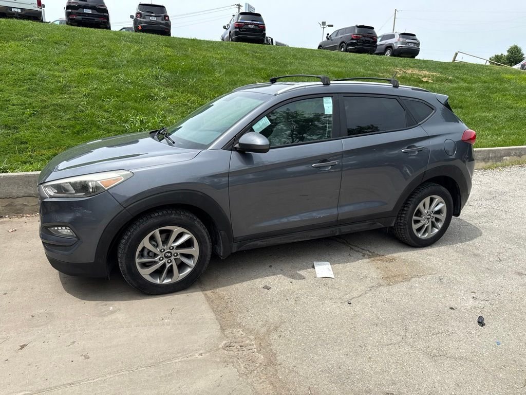 Used 2016 Hyundai Tucson SE with VIN KM8J33A4XGU181962 for sale in Kansas City