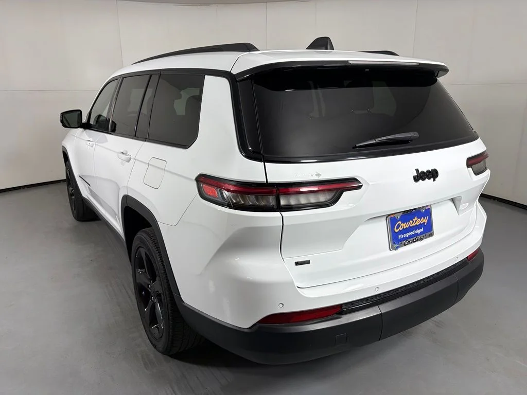 Used 2022 Bright White Clearcoat Jeep Altitude image 6