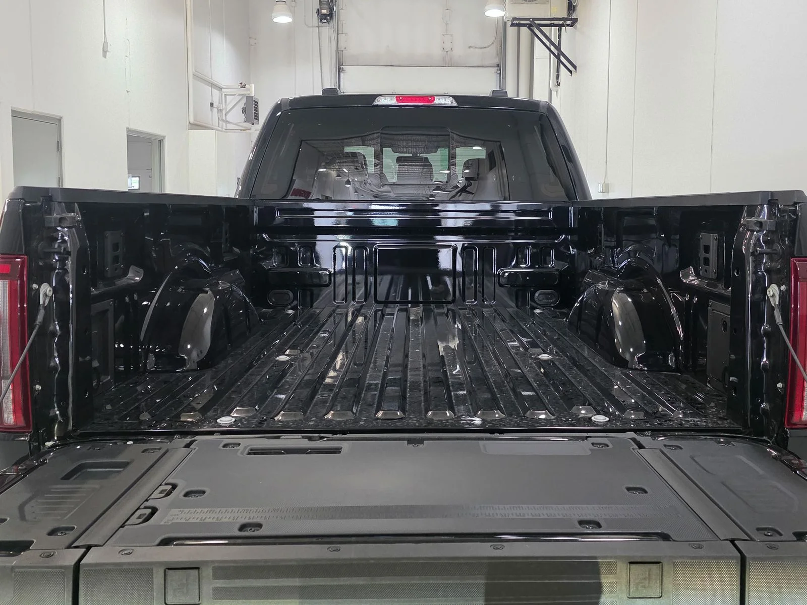 New 2026 Agate Black Metallic Ford Lariat® image 17