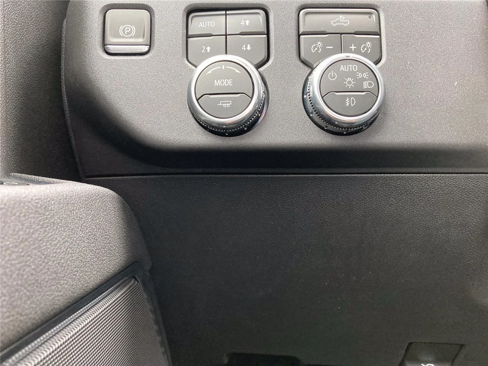 New 2026 Summit White GMC Elevation image 20
