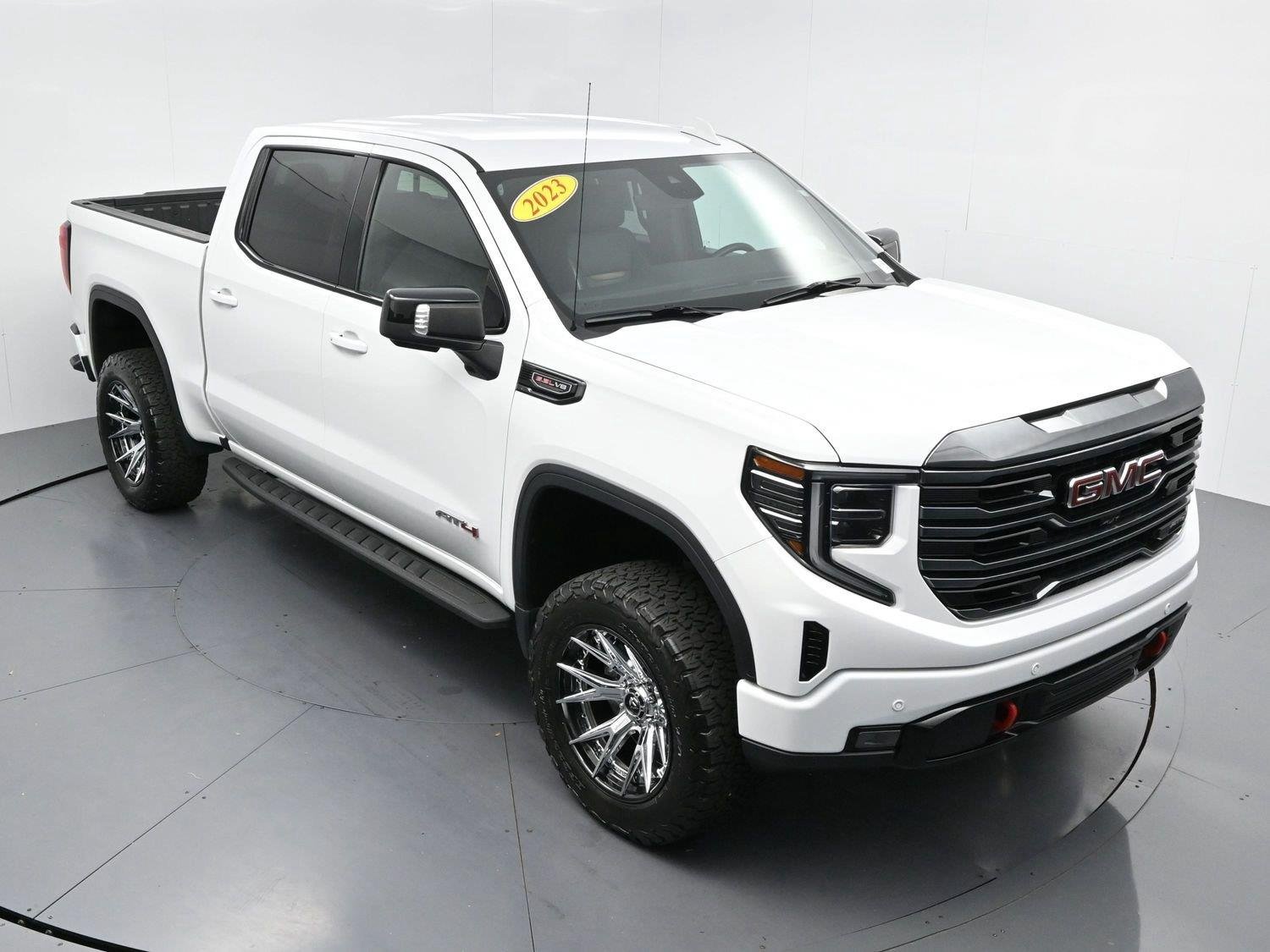 Used 2023 SUMMIT WHITE GMC AT4 image 42