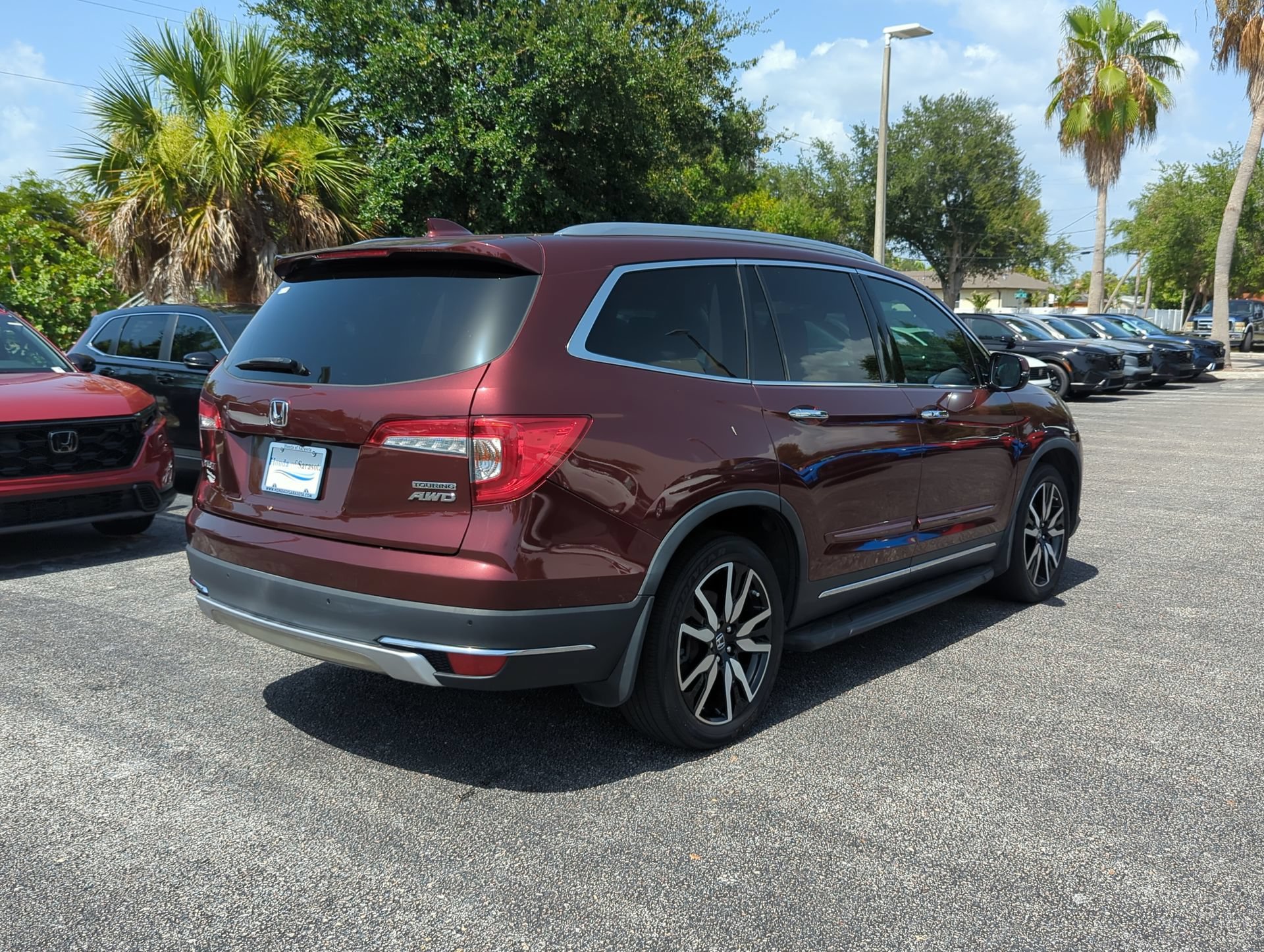 Used 2022 Deep Scarlet Pearl Honda Touring 8-Passenger image 6
