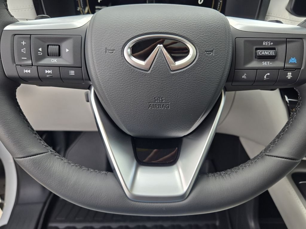 New 2027 RADIANT WHITE INFINITI Luxe FWD image 24
