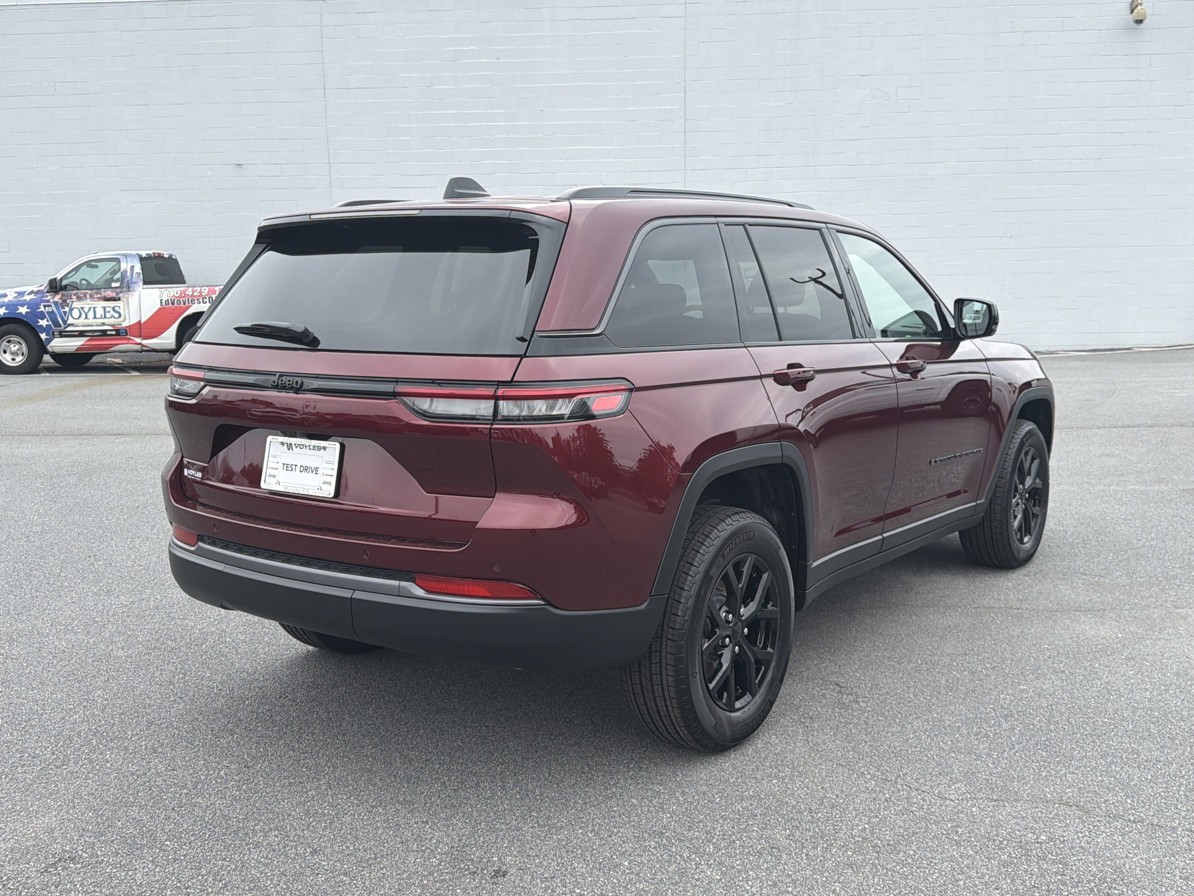 New 2026 Velvet Red Pearlcoat Jeep Laredo Altitude image 8