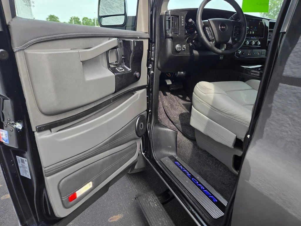 New 2025 Black Fade GMC Explorer Limited SE image 14