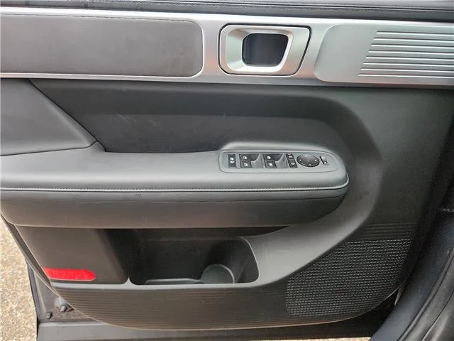 Used 2026 Gray Hyundai SEL Front-Wheel Drive image 13