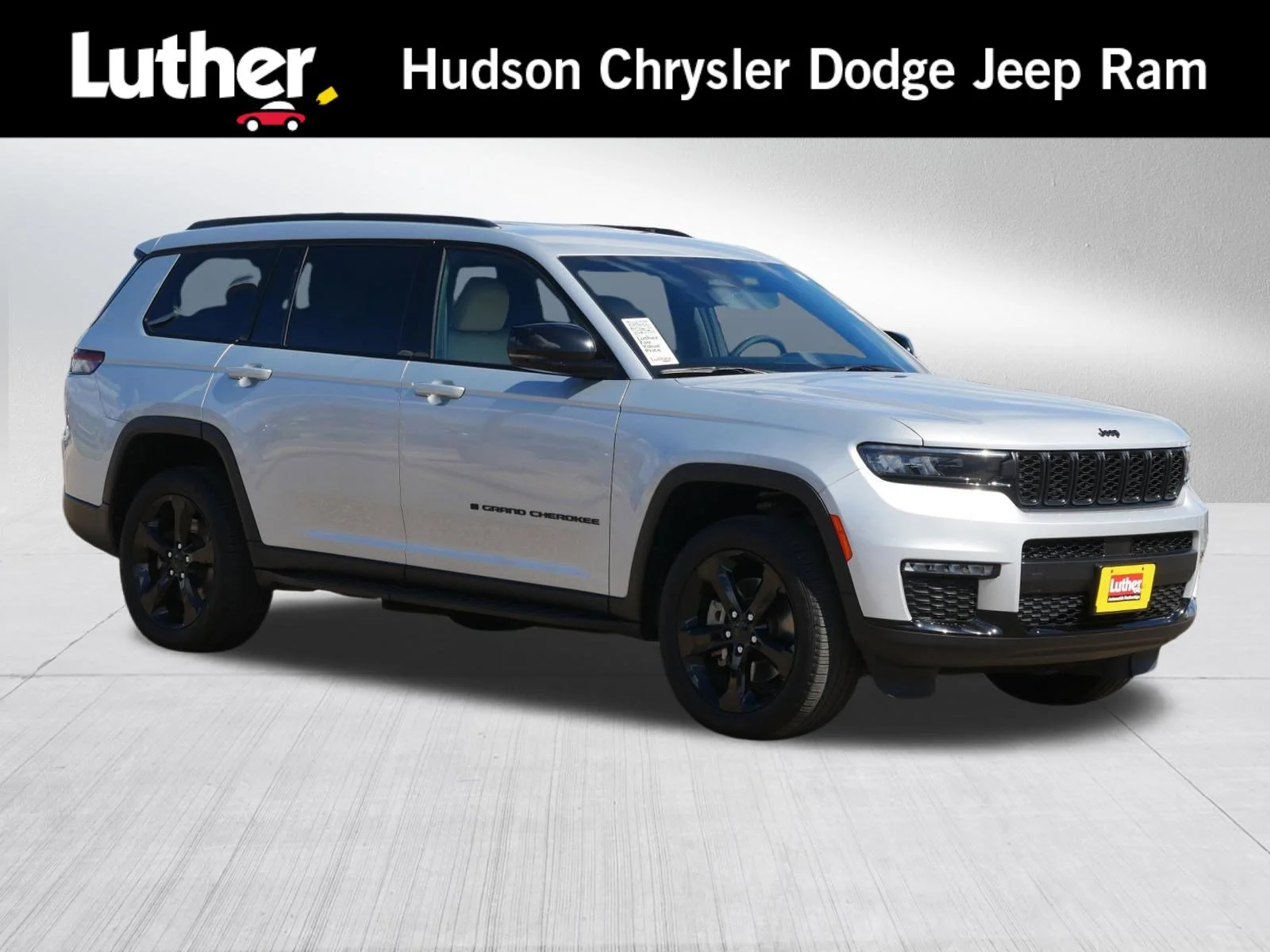 Used 2024 Silver Zynith Jeep Limited image 1