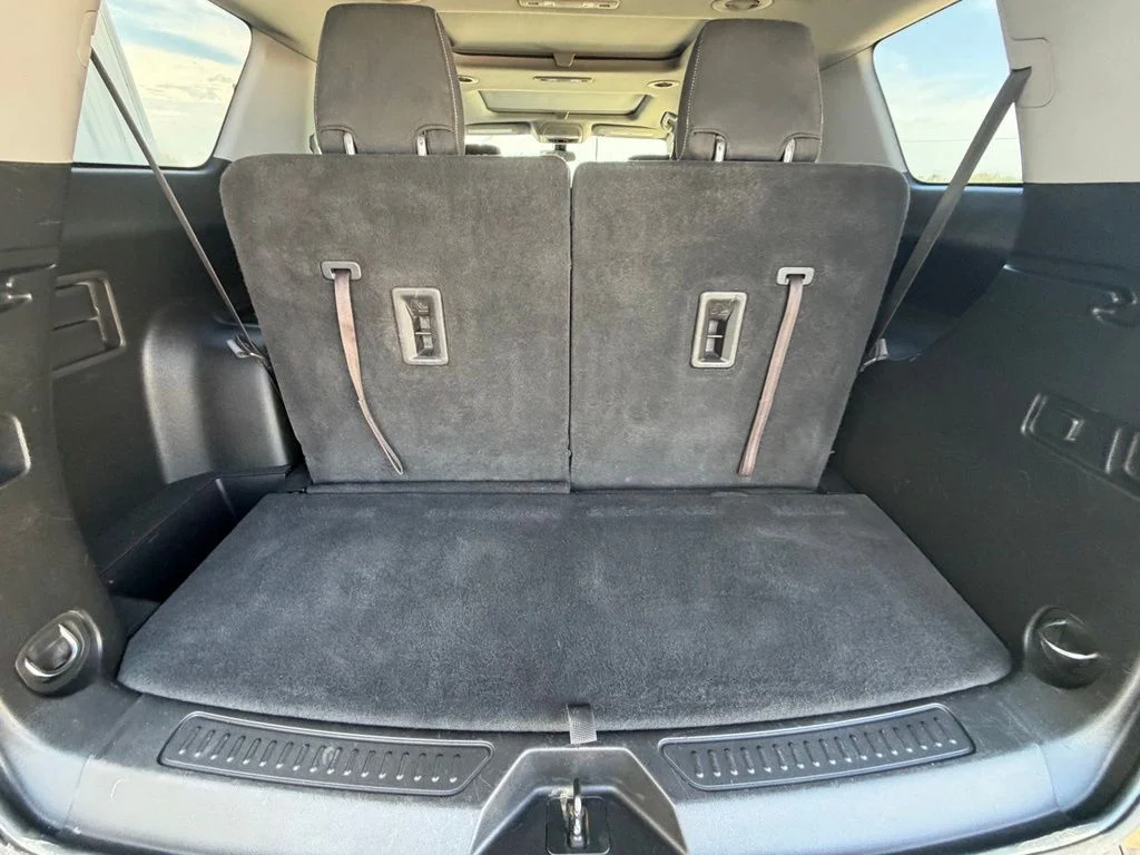 Used 2018 Silver GMC SLE-2 image 29