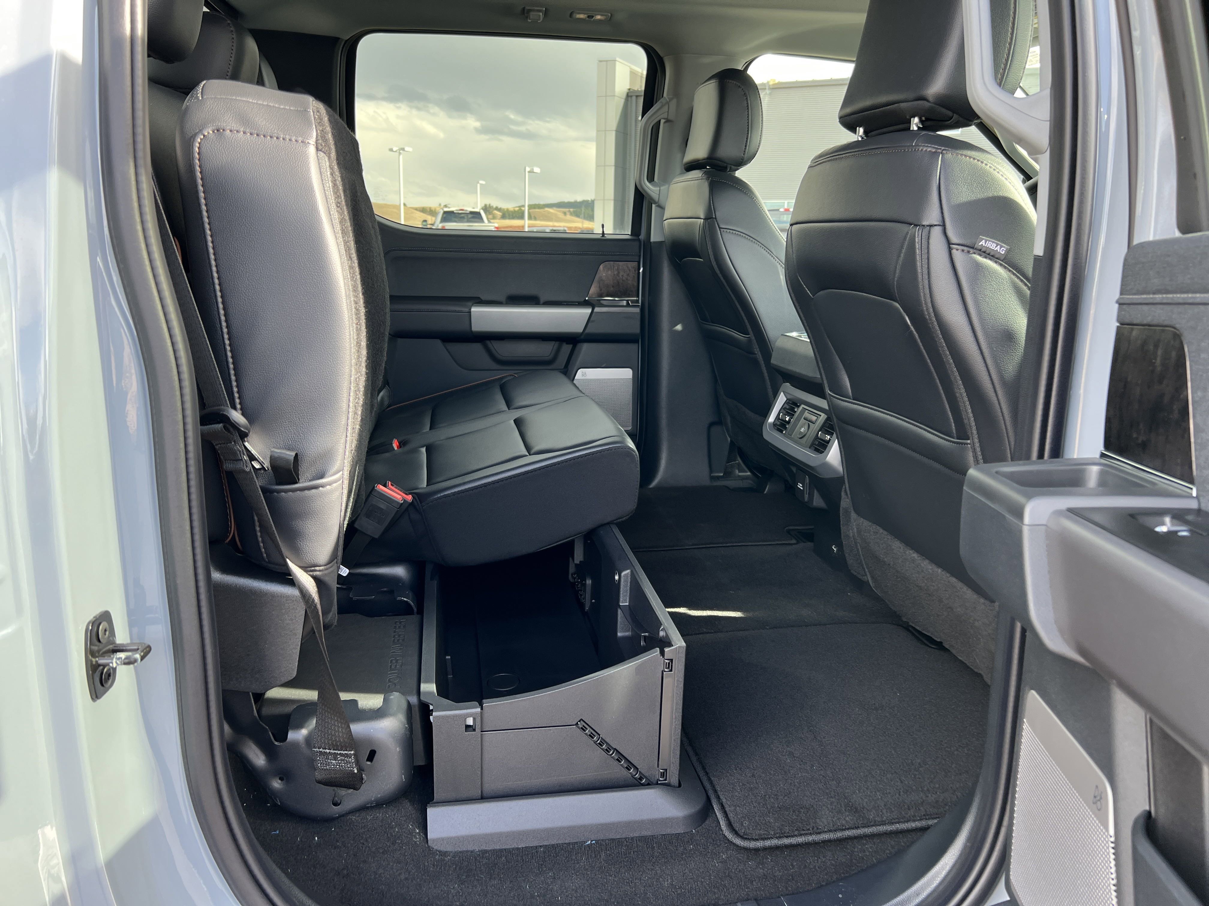 2025 Ford F-350 Super Duty Lariat - Photo 24