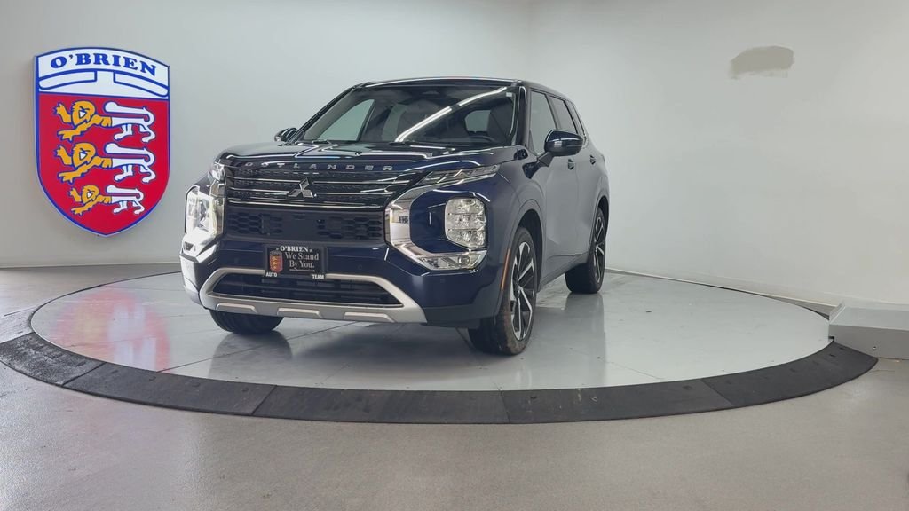 Used 2024 Cosmic Blue Metallic Mitsubishi SE image 9