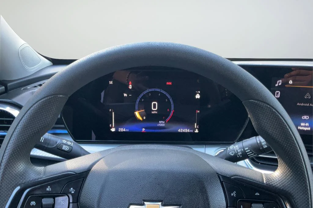 2025 Chevrolet Trax LT - Photo 14