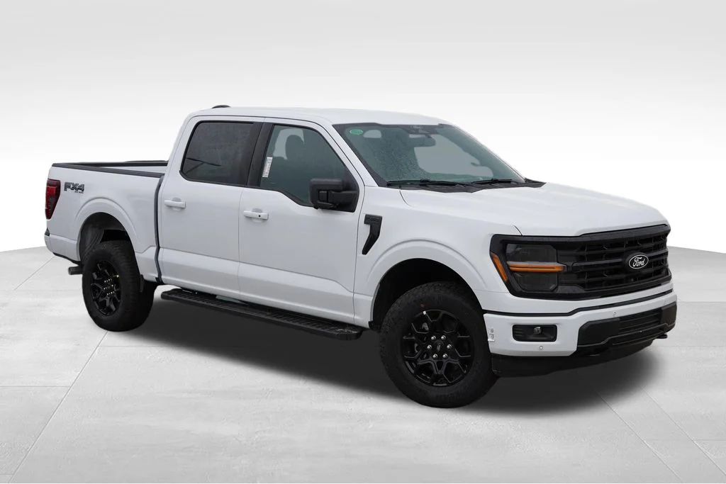 New 2026 Oxford White Ford XLT image 1