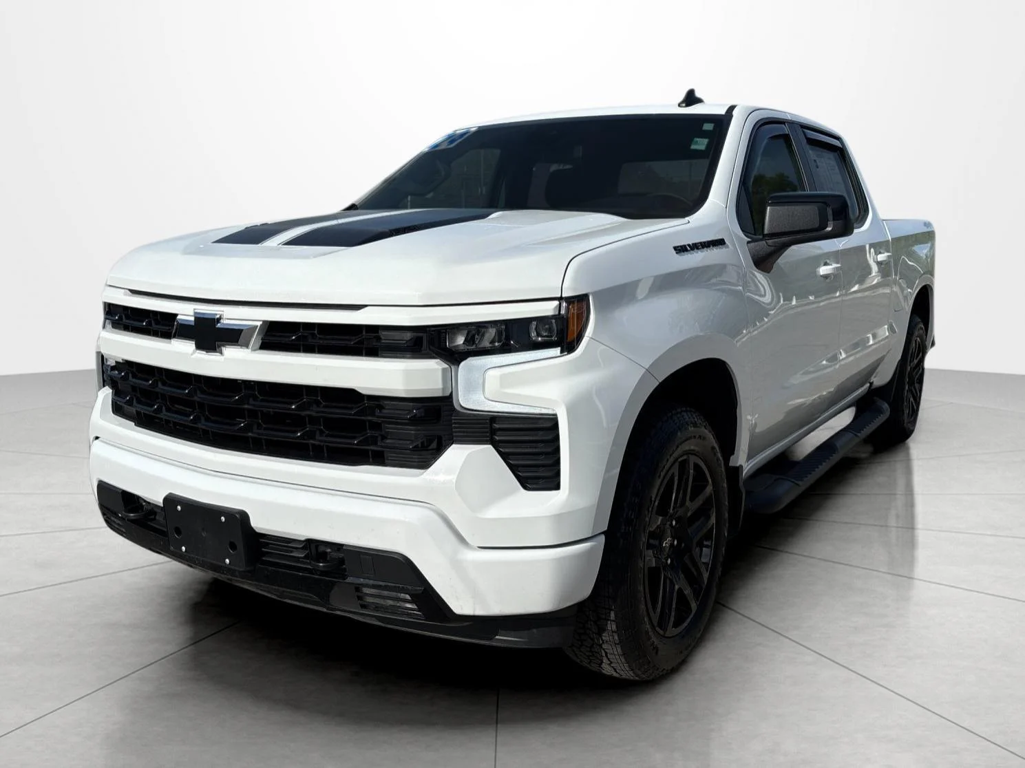 Used 2024 Summit White Chevrolet RST image 1