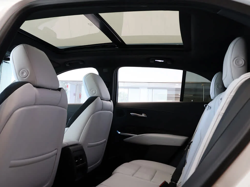 Certified Used 2024 Crystal White Tricoat Cadillac Sport image 12