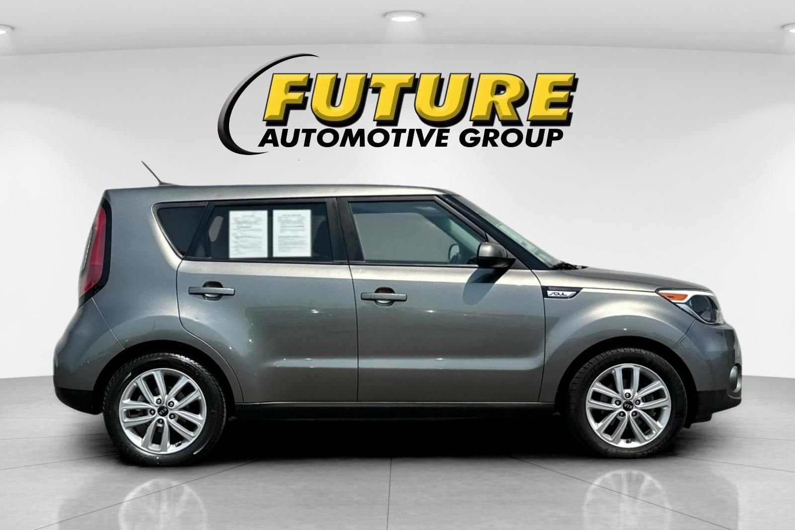 Used 2019 Gray Kia Plus image 3