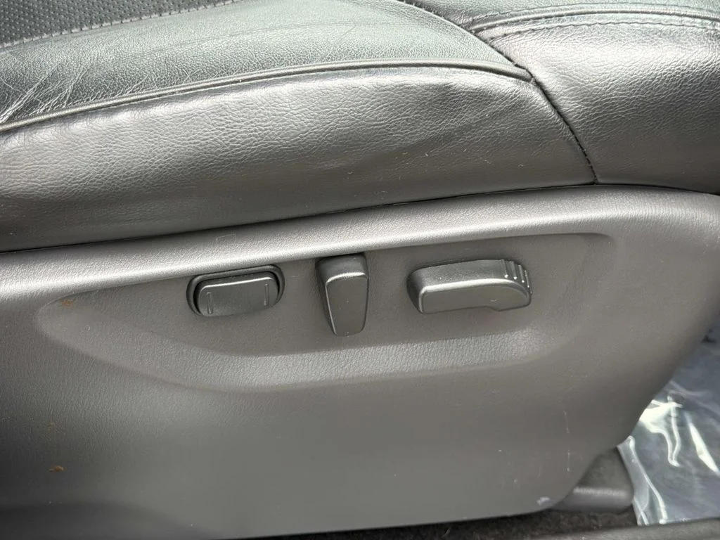 Used 2023 Brilliant Silver Metallic Nissan SL image 35