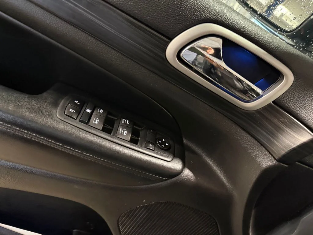 Used 2020 Gray Jeep Altitude image 6